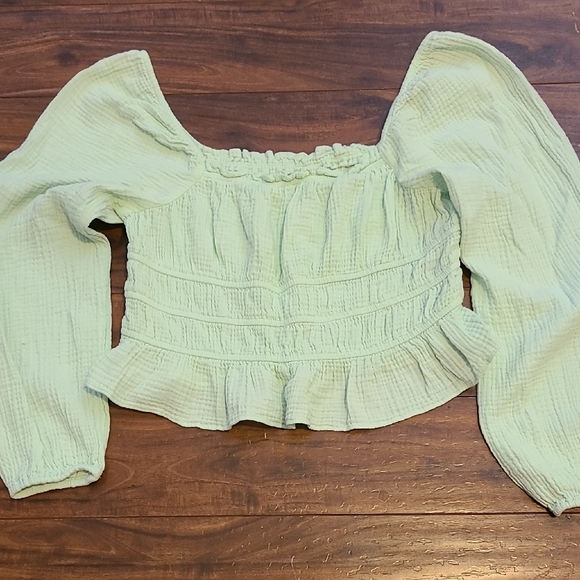 Women's Green Top - Picture 1 of 9